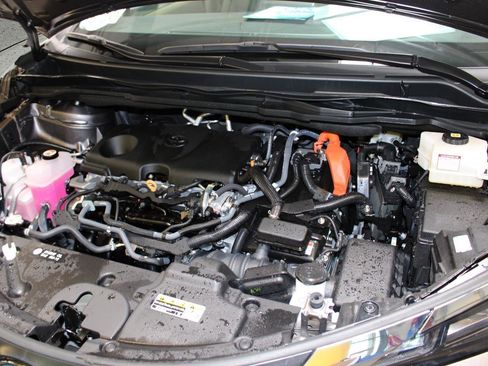 Used 2024 Toyota Sienna XLE AWD/4WD image 47