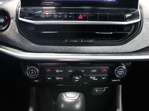 Used 2022 Jeep Compass Latitude w/ Convenience Group AWD/4WD image 29