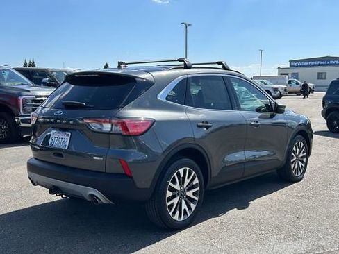 Certified 2020 Ford Escape Titanium AWD/4WD image 3