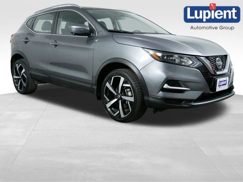 Used 2020 Nissan Rogue Sport SL image 1
