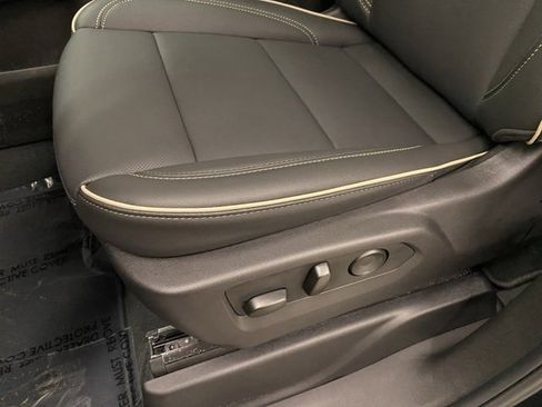 New 2026 Chevrolet Suburban Premier image 17