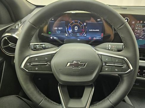 New 2026 Chevrolet Equinox LT w/ Convenience Package II FWD image 8
