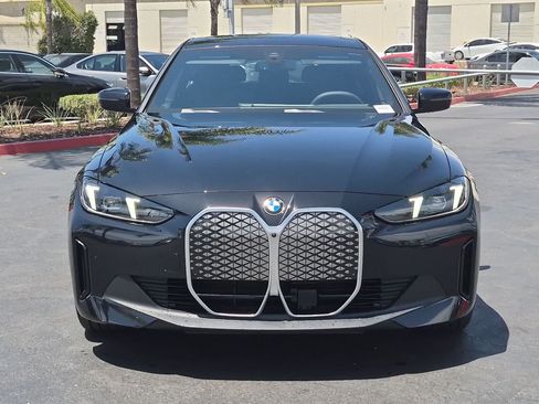 New 2026 BMW i4 eDrive40 w/ Parking Assistance Package RWD image 3
