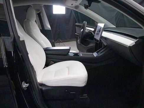 Used 2023 Tesla Model Y Long Range image 16