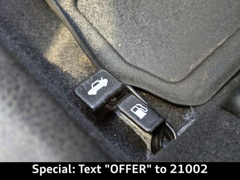 Used 2018 Toyota Corolla LE image 26