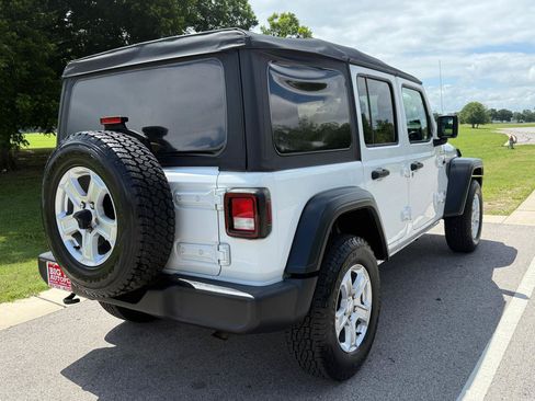Used 2018 Jeep Wrangler Unlimited Sport S AWD/4WD image 10