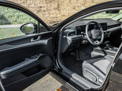 Used 2025 Kia K5 LXS image 23