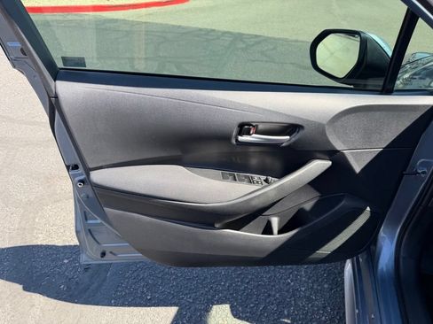 Used 2020 Toyota Corolla LE FWD image 18
