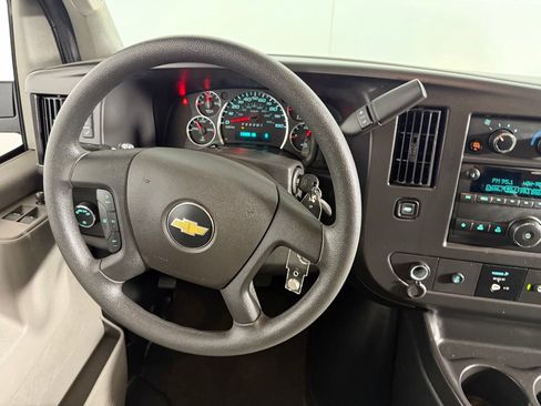 Used 2025 Chevrolet Express 3500 LT w/ LT Preferred Equipment Group RWD image 13