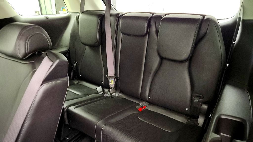 Used 2025 Kia Carnival SX FWD image 23