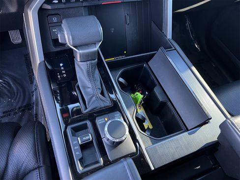 Used 2025 Toyota Sequoia Platinum image 20