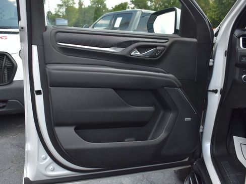 Used 2021 GMC Yukon XL Denali AWD/4WD image 9