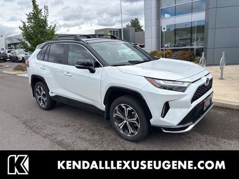 Used 2025 Toyota RAV4 XSE w/ Weather Package AWD/4WD image 1