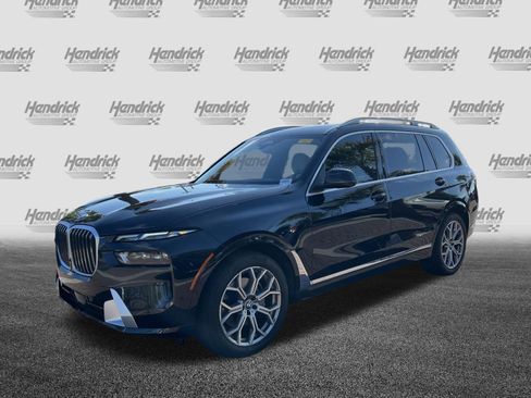 Used 2024 BMW X7 xDrive40i w/ Premium Package AWD/4WD image 5