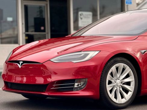 Used 2018 Tesla Model S 75D image 4