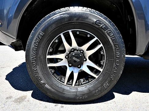 Used 2014 Toyota Tacoma PreRunner w/ SR5 Package RWD image 8