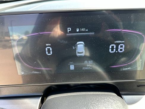 Used 2025 Kia Sportage EX FWD image 13