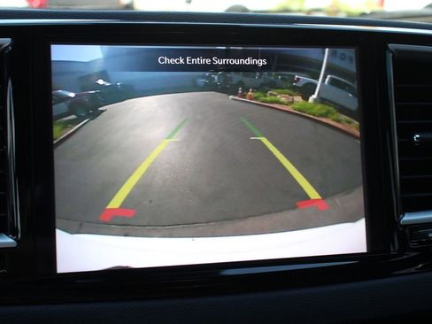 Used 2023 Chrysler Pacifica Touring-L w/ Uconnect Theater Family Group FWD image 36