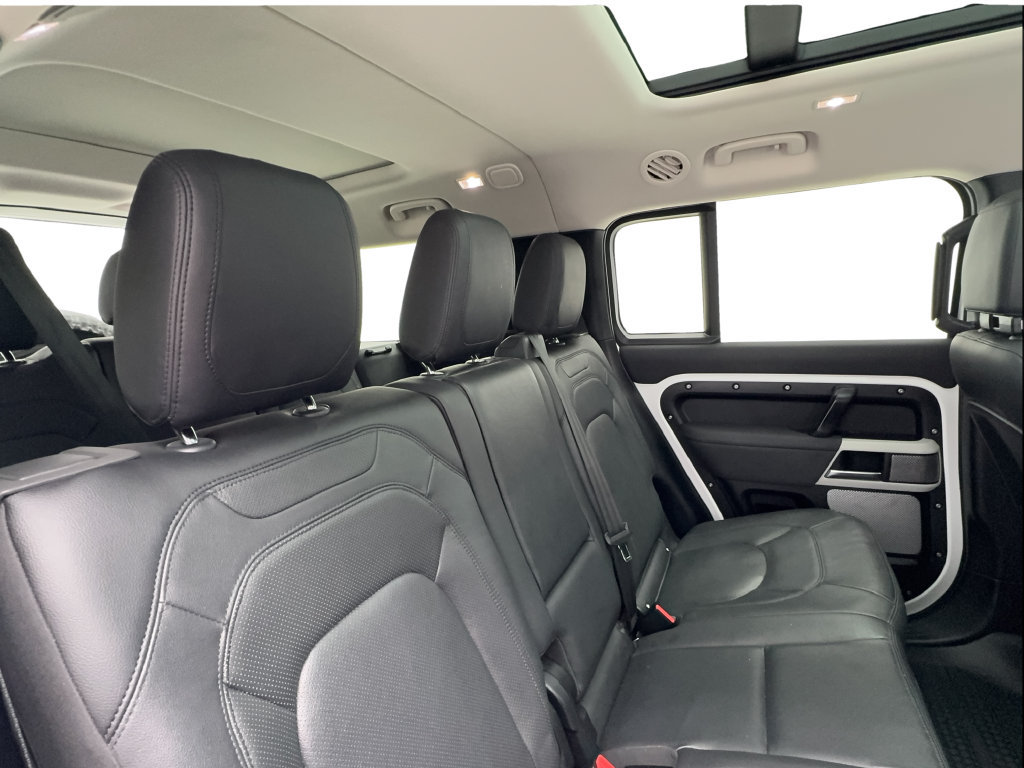 Used 2023 Land Rover Defender 130 SE AWD/4WD image 30