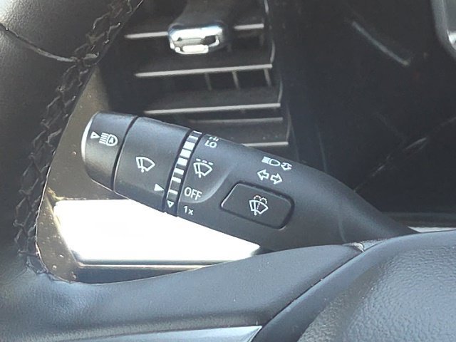 Used 2024 Chevrolet Silverado 1500 LT AWD/4WD image 32