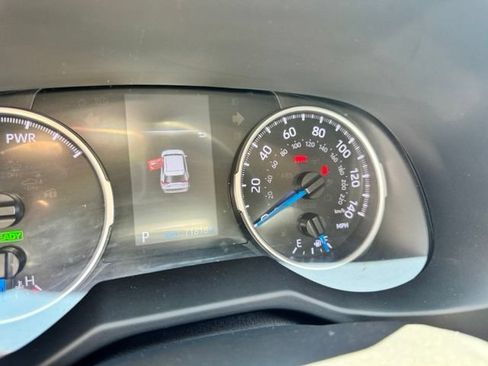 Used 2022 Toyota RAV4 LE AWD/4WD image 27