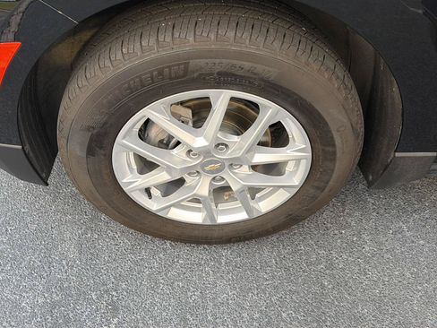 Used 2024 Chevrolet Equinox LT FWD image 35