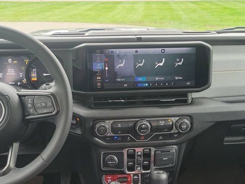 Used 2025 Jeep Wrangler Unlimited Sport S 4xe AWD/4WD image 28