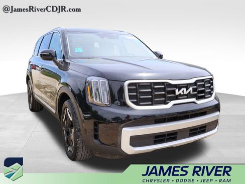 Used 2025 Kia Telluride S FWD image 8