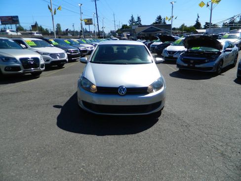 Used 2013 Volkswagen Golf 4-Door FWD image 3