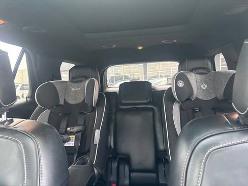 Used 2017 Ford Explorer Platinum AWD/4WD image 26