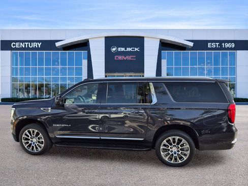 Used 2025 GMC Yukon XL Denali AWD/4WD image 7