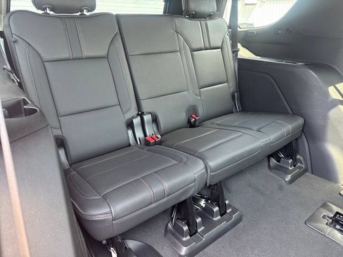 Used 2022 Chevrolet Tahoe RST w/ Sport Performance Package AWD/4WD image 12