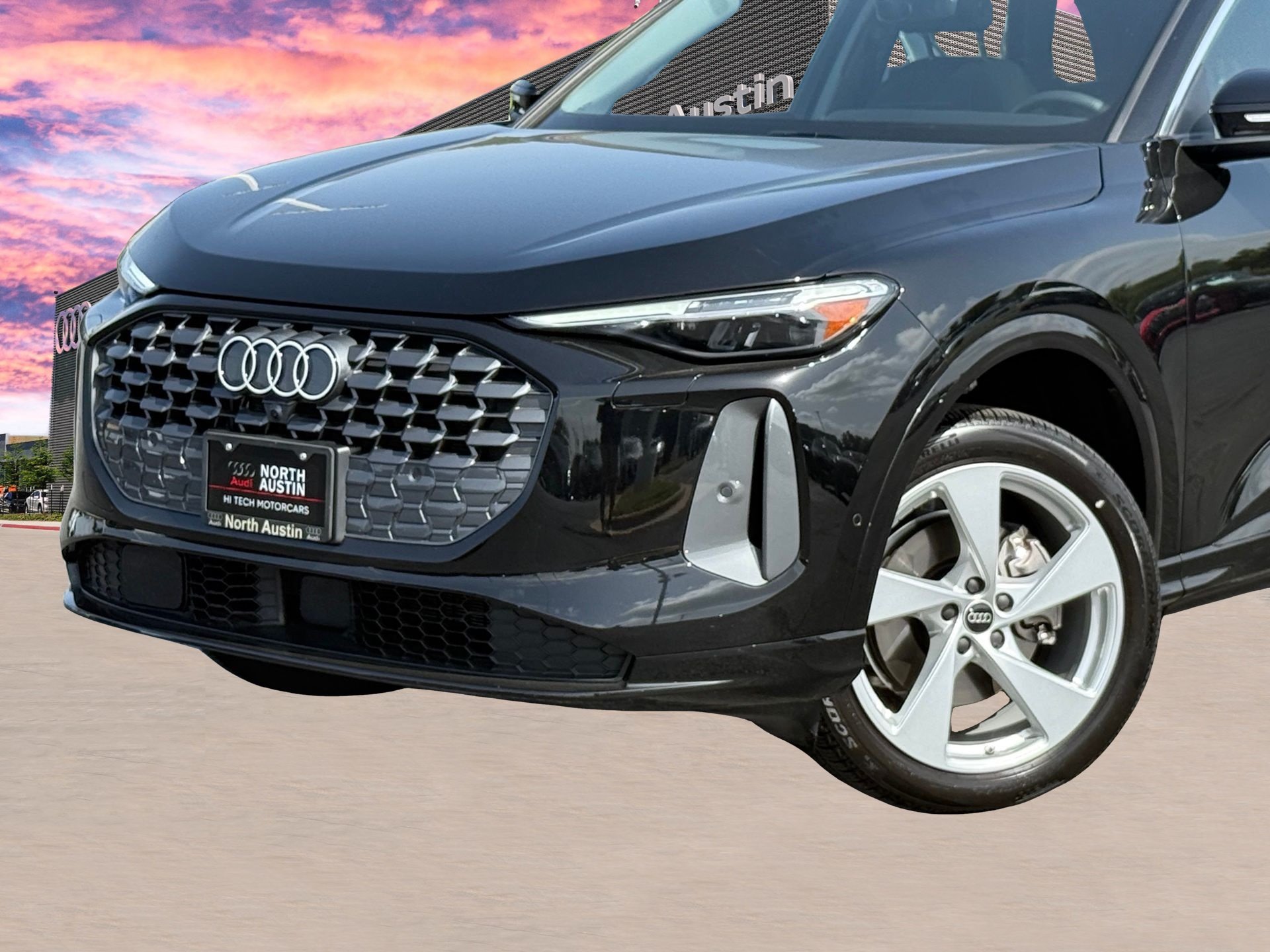 Used 2025 Audi Q5 Premium w/ Premium Plus AWD/4WD image 2