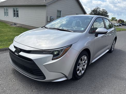 Used 2024 Toyota Corolla LE FWD image 8