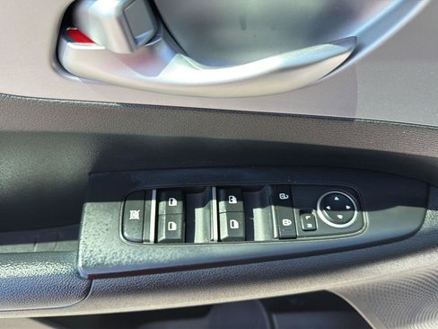 Used 2023 Kia Forte LXS FWD image 13
