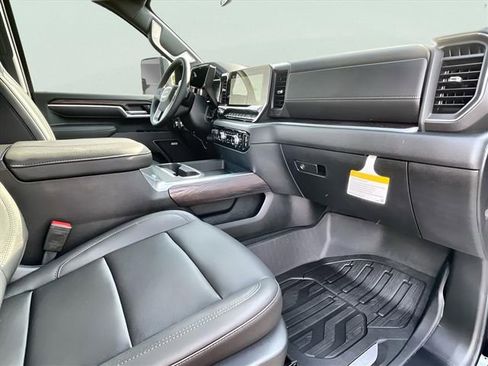 New 2026 GMC Sierra 2500 SLT w/ SLT Premium Package image 29