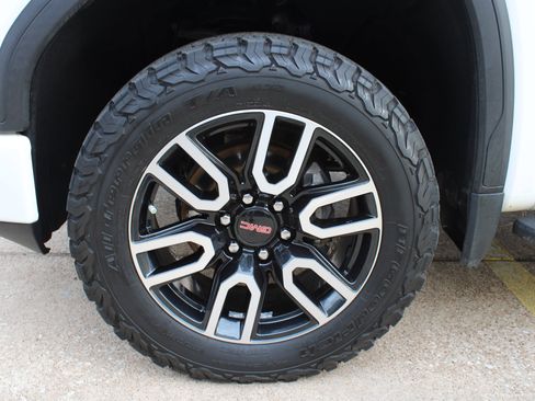 Used 2022 GMC Sierra 1500 AT4 w/ AT4 Premium Package image 19