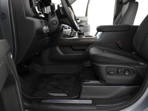 New 2026 GMC Sierra 1500 SLT AWD/4WD image 18