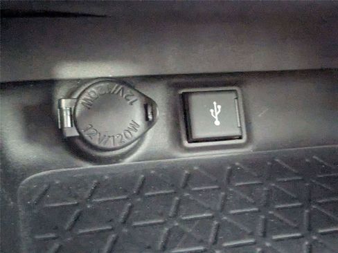 Used 2021 Toyota RAV4 XLE Premium AWD/4WD image 26