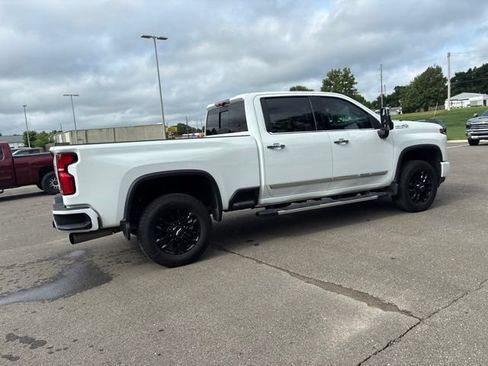 Used 2024 Chevrolet Silverado 3500 High Country w/ High Country Premium Package AWD/4WD image 8