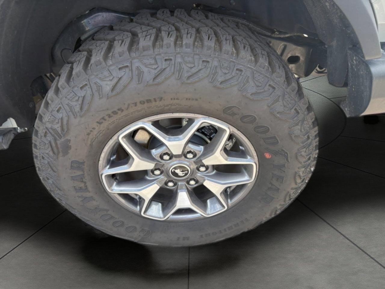 Used 2025 Ford Bronco Badlands AWD/4WD image 11