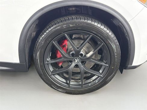 Used 2019 Alfa Romeo Stelvio AWD w/ Nero Edizione image 36