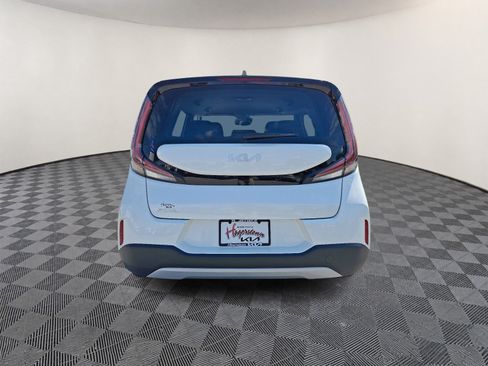 Used 2025 Kia Soul LX w/ LX Technology Package FWD image 5
