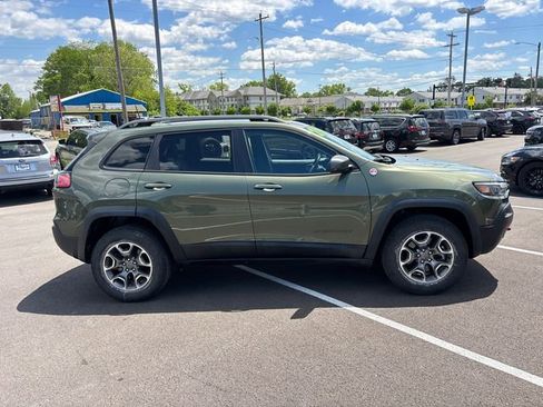 Used 2021 Jeep Cherokee Trailhawk w/ Sun, Sound & Nav Group AWD/4WD image 29