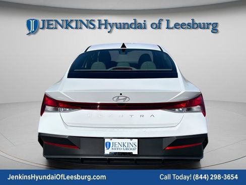 New 2026 Hyundai Elantra SE image 4