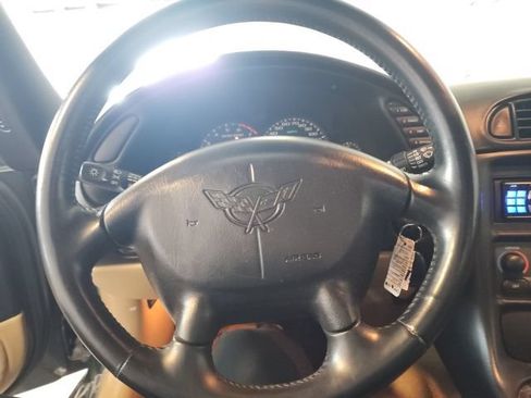 Used 2001 Chevrolet Corvette Coupe w/ Preferred Equipment Group1 RWD image 12