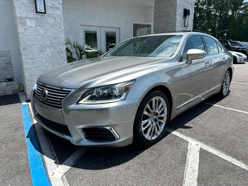 Used 2017 Lexus LS 460 image 3