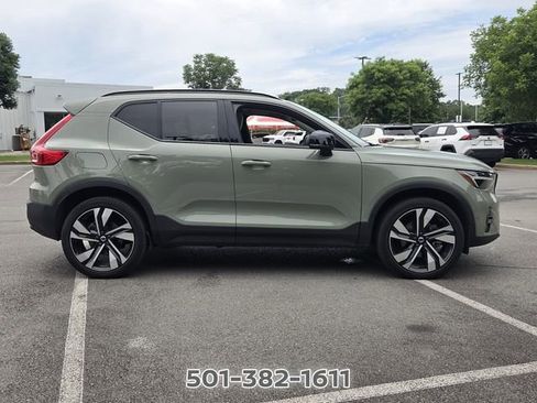 Used 2024 Volvo XC40 B5 Plus AWD/4WD image 6