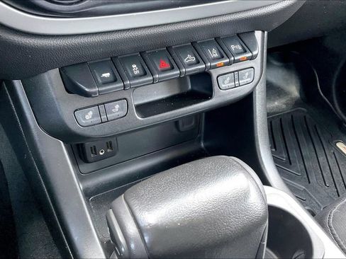 Used 2021 Chevrolet Colorado LT w/ Safety Package image 25