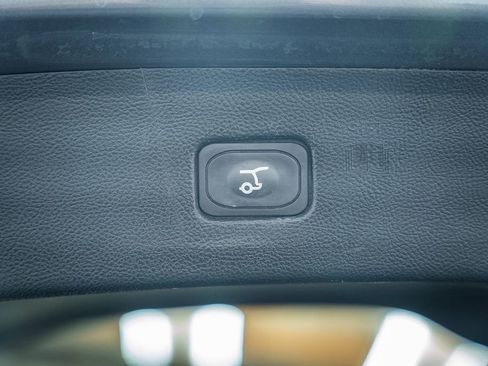 Used 2022 Ford Edge ST-Line image 10